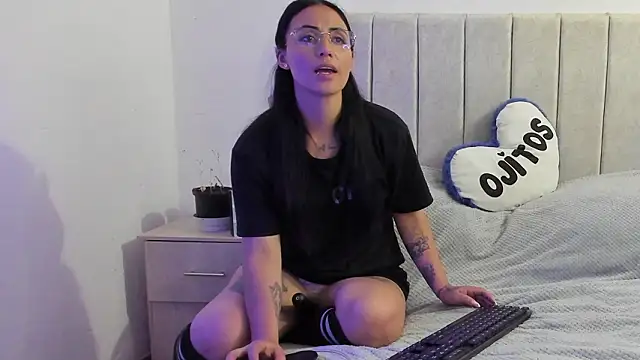 anny roberts online show from February 9, 10:58 pm