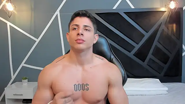 Johan Williams 07 online show from December 7, 2:53 am