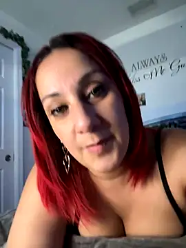 Snapshot of DeeLight124 chatting on October 12, 4:39 pm DeeLight124 online show from October 12, 4:39 pm