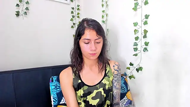 Snapshot of scarlet-jonesx chatting on December 4, 4:10 am scarlet-jonesx online show from December 4, 4:10 am