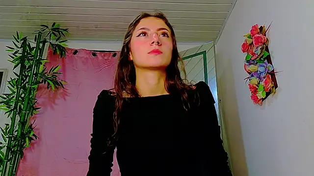 scarlet-jonesx online show from May 15, 11:45 pm