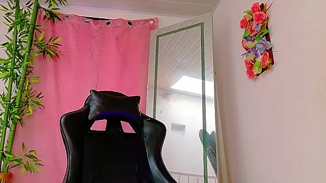 scarlet-jonesx online show from June 13, 5:44 pm