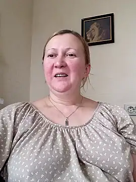 Snapshot of blondyaguar chatting on December 16, 11:44 am blondyaguar online show from December 16, 11:44 am