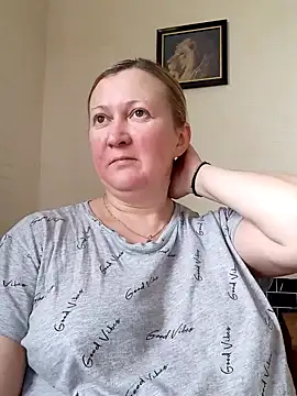 Snapshot of blondyaguar chatting on December 21, 8:39 am blondyaguar online show from December 21, 8:39 am