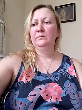 Snapshot of blondyaguar chatting on January 24, 12:41 pm blondyaguar online show from January 24, 12:41 pm