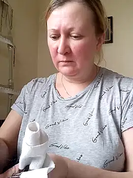 Snapshot of blondyaguar chatting on February 14, 7:59 am blondyaguar online show from February 14, 7:59 am