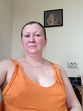 Snapshot of blondyaguar chatting on March 1, 9:29 am blondyaguar online show from March 1, 9:29 am