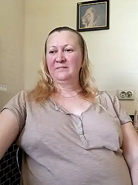 Snapshot of blondyaguar chatting on September 12, 10:59 am blondyaguar online show from September 12, 10:59 am