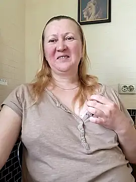 Snapshot of blondyaguar chatting on September 13, 8:47 am blondyaguar online show from September 13, 8:47 am