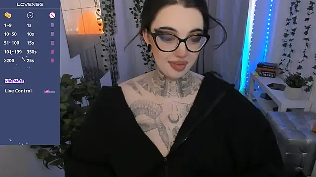 Snapshot of Dixi_Pixi_ chatting on June 7, 5:44 am Dixi Pixi online show from June 7, 5:44 am