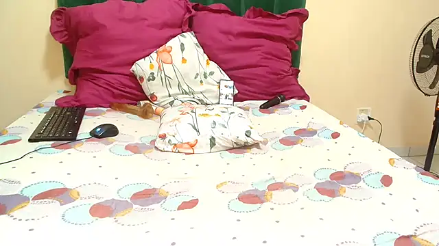 19bootylicious online show from September 18, 7:43 am