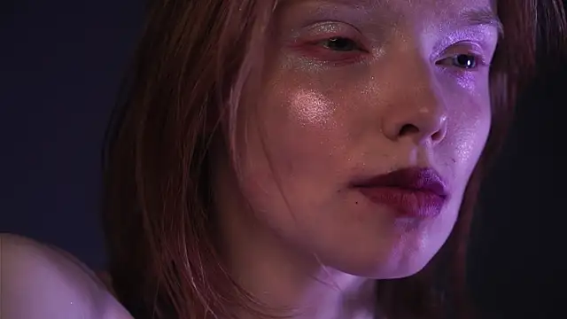 ginger hugs online show from February 21, 4:40 am