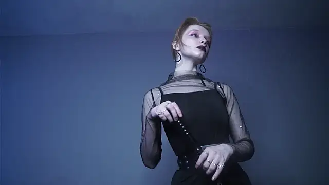 ginger hugs online show from March 7, 10:10 pm