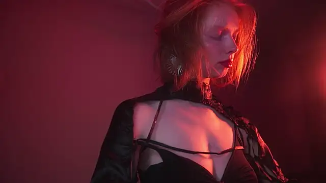 ginger hugs online show from September 12, 10:10 pm