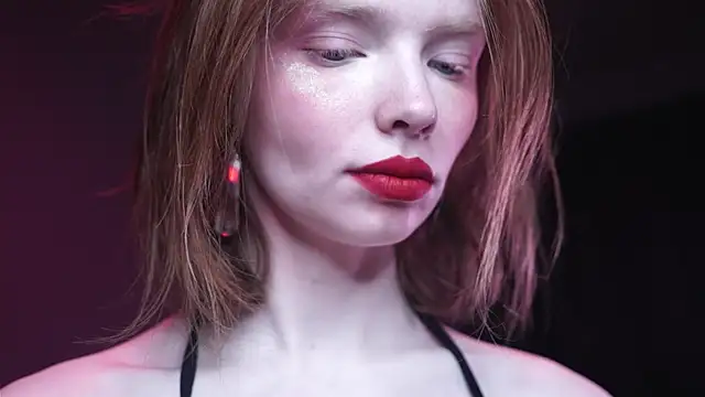 ginger hugs online show from November 7, 10:10 pm