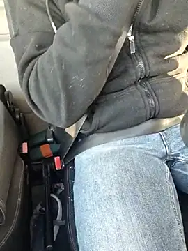 Snapshot of justepourvousbb chatting on March 4, 11:51 am justepourvousbb online show from March 4, 11:51 am