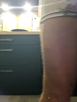 Snapshot of justepourvousbb chatting on October 23, 5:23 pm justepourvousbb online show from October 23, 5:23 pm