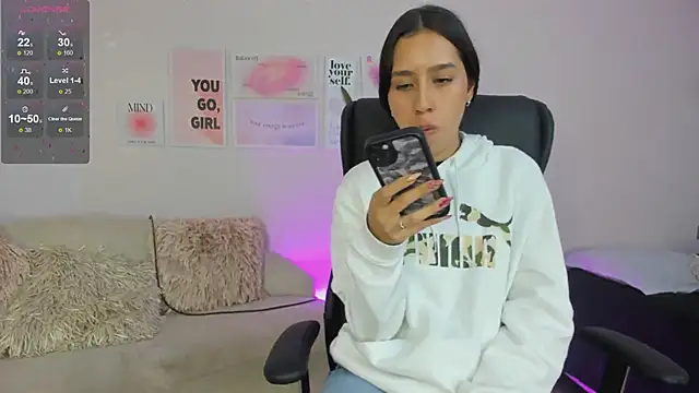 Snapshot of MissSussy chatting on February 8, 3:08 am MissSussy online show from February 8, 3:08 am