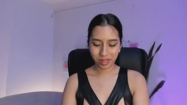 Snapshot of MissSussy chatting on February 10, 9:36 am MissSussy online show from February 10, 9:36 am