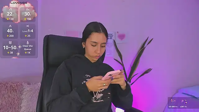 Snapshot of MissSussy chatting on February 26, 3:42 am MissSussy online show from February 26, 3:42 am