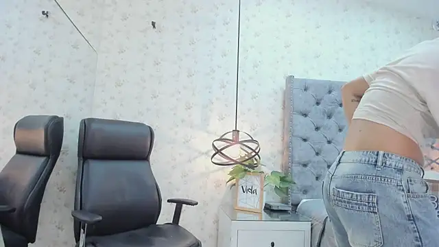 Snapshot of MissSussy chatting on May 13, 3:04 am MissSussy online show from May 13, 3:04 am