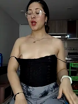 LisbethMoore  online show from February 10, 2:10 pm