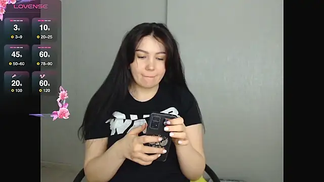 Snapshot of AlexaCruze chatting on January 31, 7:11 pm AlexaCruze online show from January 31, 7:11 pm