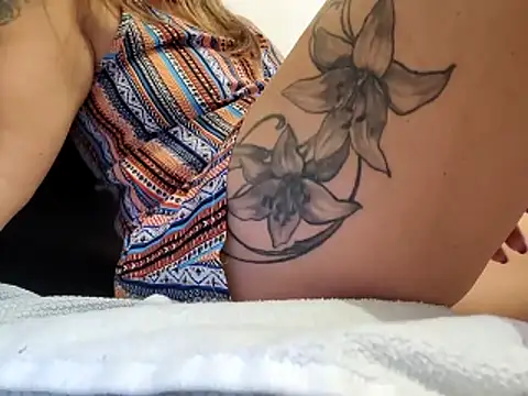 sweethotmilf888 online show from June 18, 12:20 pm