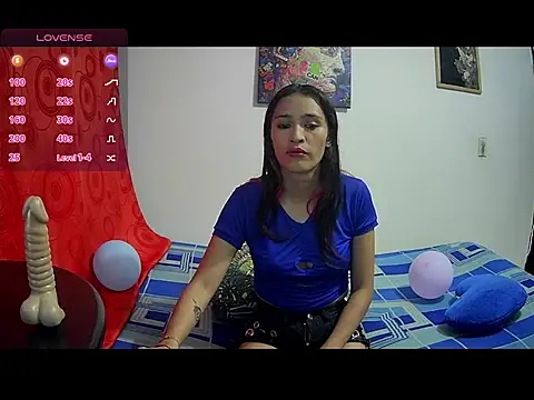 Snapshot of Hanha00 chatting on January 11, 12:33 am Hanha00 online show from January 11, 12:33 am