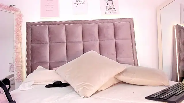 Snapshot of Kimm_khalifa chatting on January 17, 2:08 am Kimm khalifa online show from January 17, 2:08 am