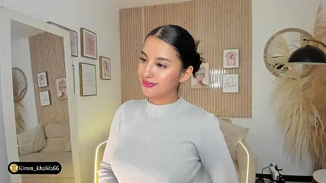 Snapshot of Kimm_khalifa chatting on January 18, 7:37 pm Kimm khalifa online show from January 18, 7:37 pm