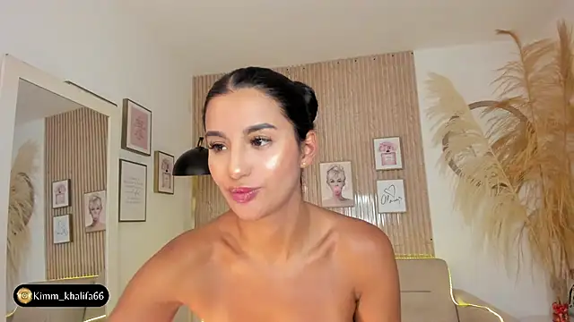 Snapshot of Kimm_khalifa chatting on February 2, 8:08 pm Kimm khalifa online show from February 2, 8:08 pm