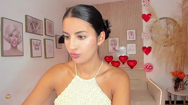 Snapshot of Kimm_khalifa chatting on February 14, 9:10 pm Kimm khalifa online show from February 14, 9:10 pm