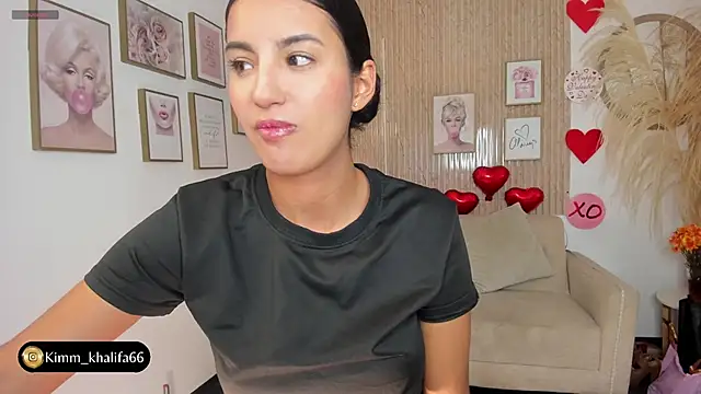 Snapshot of Kimm_khalifa chatting on February 25, 9:46 pm Kimm khalifa online show from February 25, 9:46 pm