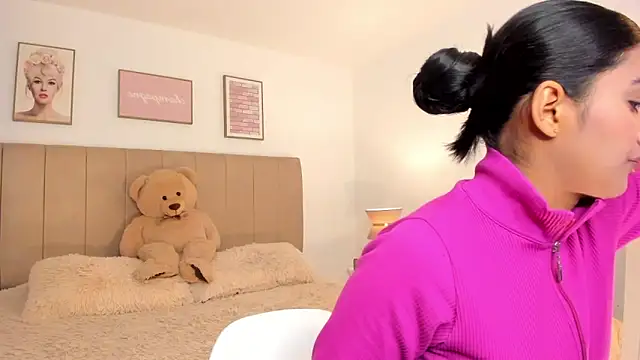 Snapshot of Kimm_khalifa chatting on March 2, 3:37 pm Kimm khalifa online show from March 2, 3:37 pm