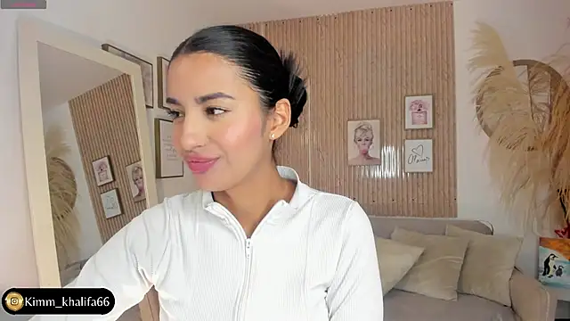 Snapshot of Kimm_khalifa chatting on March 10, 9:40 pm Kimm khalifa online show from March 10, 9:40 pm