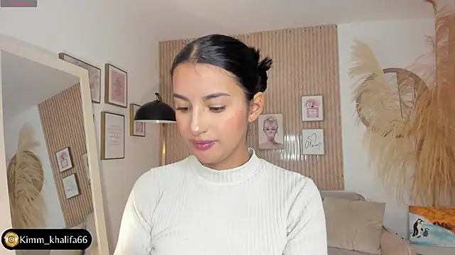 Snapshot of Kimm_khalifa chatting on March 11, 10:09 pm Kimm khalifa online show from March 11, 10:09 pm