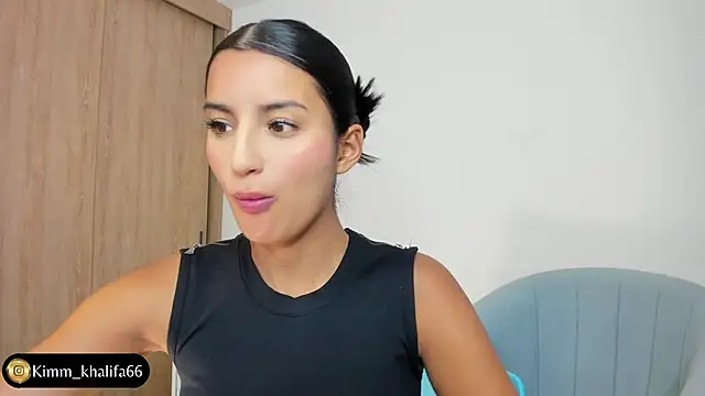 Snapshot of Kimm_khalifa chatting on March 22, 12:49 am Kimm khalifa online show from March 22, 12:49 am