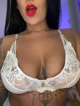 Snapshot of TigrezaSC chatting on November 14, 2:54 am TigrezaSC online show from November 14, 2:54 am