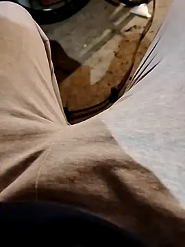 Snapshot of HORNYJROD123 chatting on December 5, 4:25 pm HORNYJROD123 online show from December 5, 4:25 pm