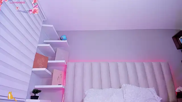 Snapshot of Sally__Walker chatting on September 19, 3:41 am Sally Walker online show from September 19, 3:41 am