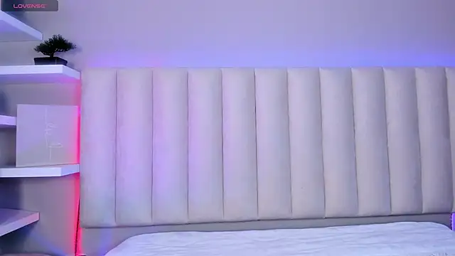 Snapshot of Sally__Walker chatting on November 7, 3:06 am Sally Walker online show from November 7, 3:06 am