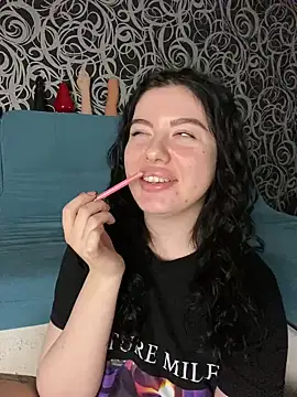 Kimi Ass online show from February 8, 7:49 pm