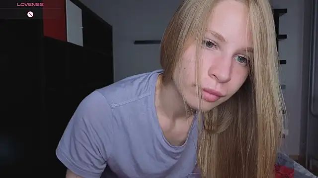 Elis Fox online show from June 15, 8:05 am