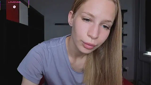 Elis Fox online show from June 19, 8:07 am