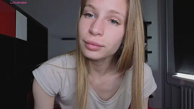 Elis Fox online show from June 22, 8:00 am