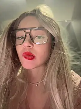 Times  Square online show from December 18, 6:10 am