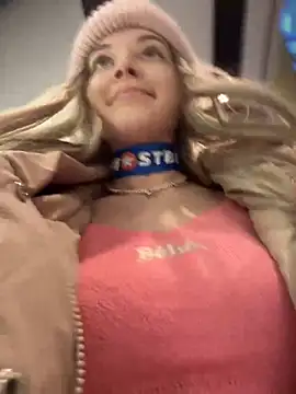 Times  Square online show from December 22, 6:06 am