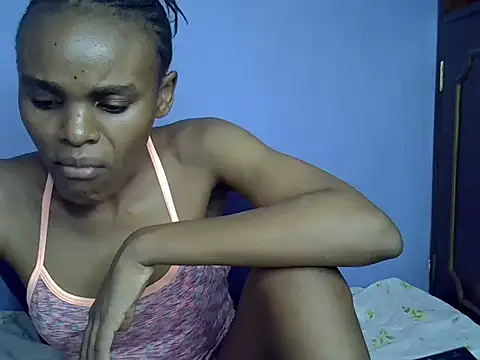 Queen petite  online show from March 20, 1:15 pm