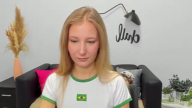 LolaWilsons online show from December 17, 7:14 am